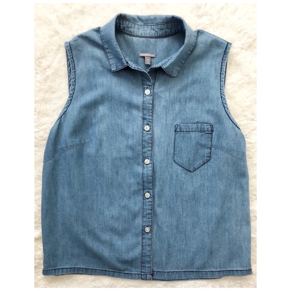 Charlotte Russe ♥️ Sleeveless Denim Shirt